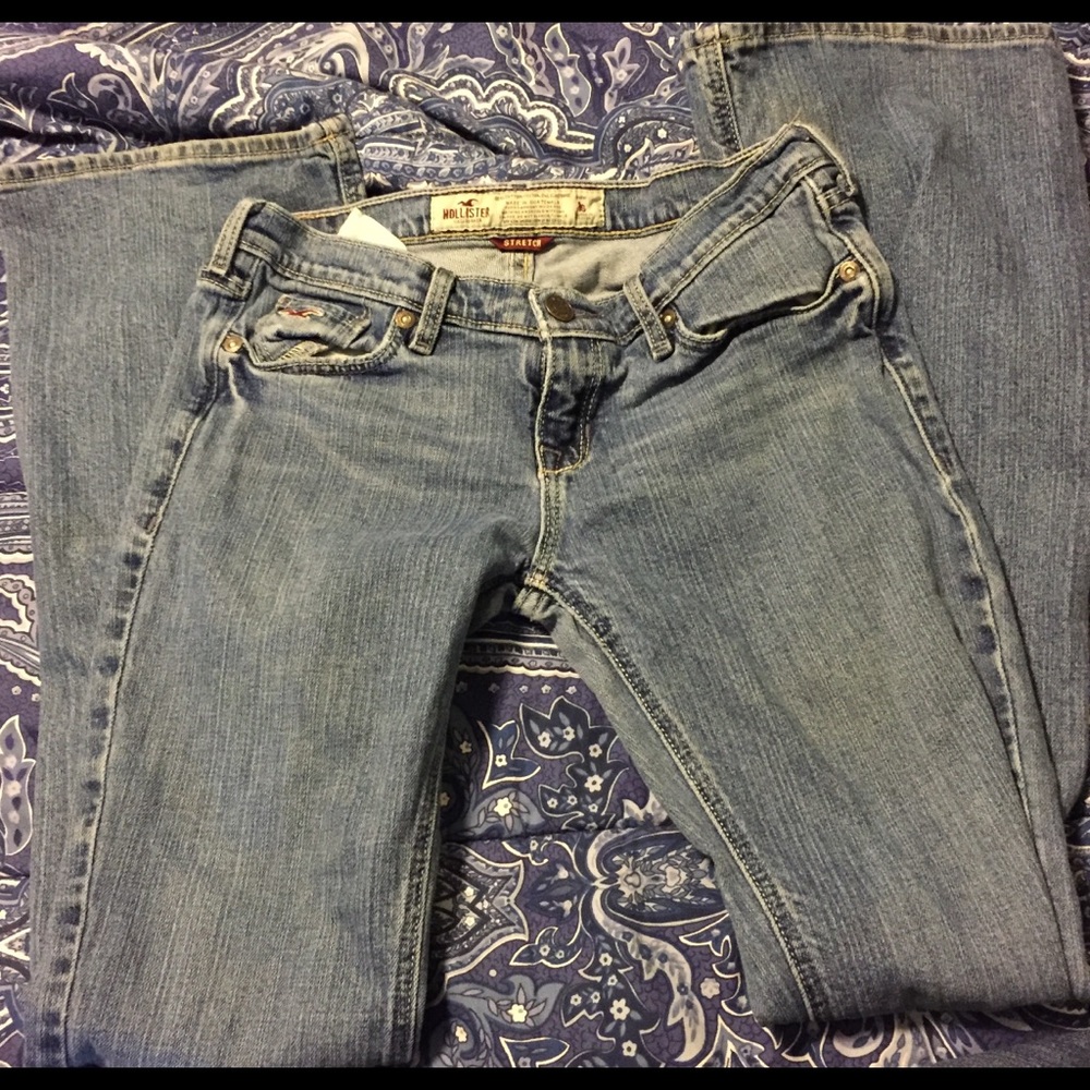 Great Condition!!! Broken In Hollister Jeans 👖👖 - Picture 5 of 6